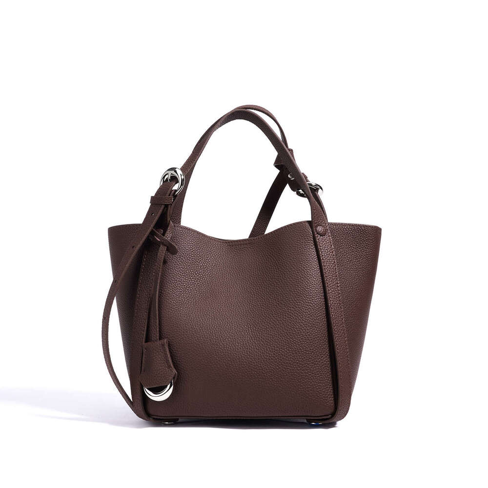 2025 New Niche Design Leather Large Capacity Fashionable Handbag Commuting Basket Women's Bag