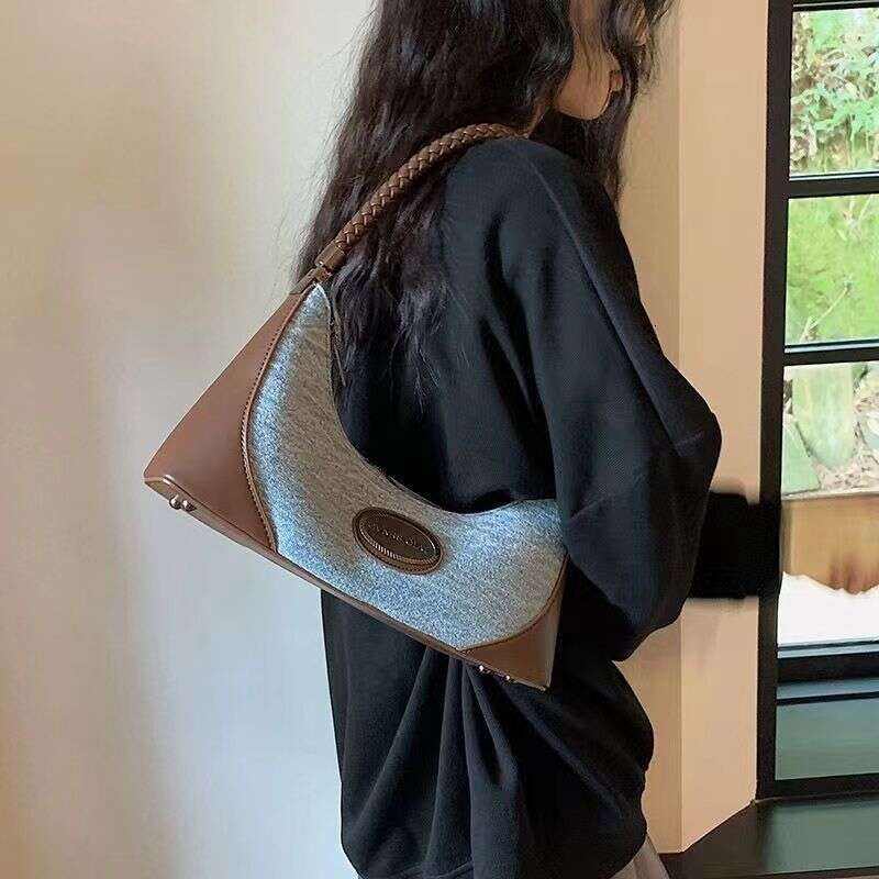 Denim for Women 2025 New Fashion and Medieval Underarm with Small Size Texture One Shoulder Handheld Stick Bag