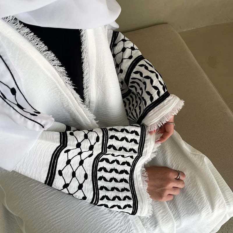2024 Wrinkle Soft Crepe Embroidery Muslim Kefiyyeh Abaya Ramadan Tassel Dubai Abaya Women Muslim Dress Modest Islamic Clothing X250514