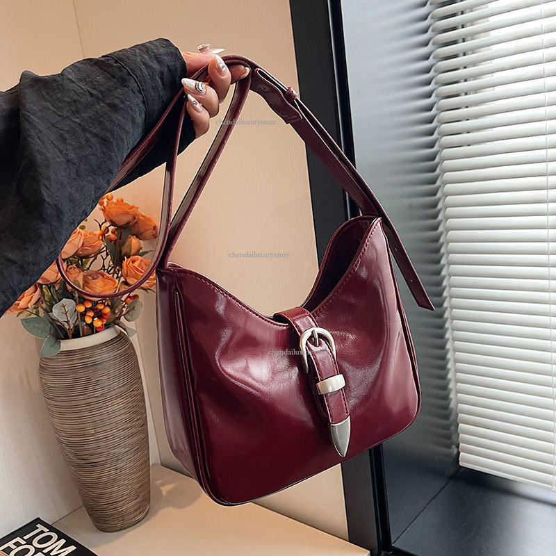 Women's Free Shipping Designer Bag Summer New Fashion Patent Leather Shiny Surface Belt Shoulder Crossbody Bag Premium Mini Handbag Shopping Bag 
