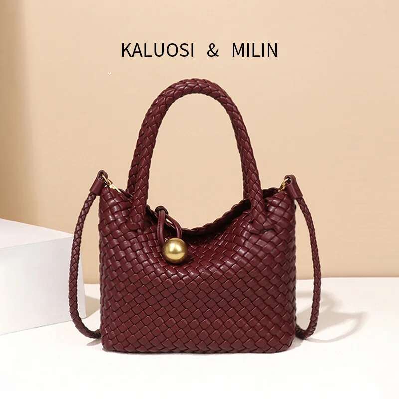 High-Grade Women's Niche Crescent Solid Color Fashion Bag Hand-Woven Crossbody Bags Temperament Unique Woven Handbag