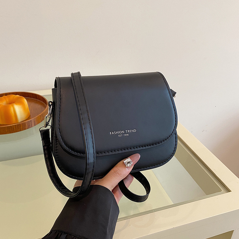 Free Delivery Designer Bag Candy Colored Autumn And Winter New Versatile Shoulder Fashionable Small Fresh High End Texture Saddle Commuting Crossbody 