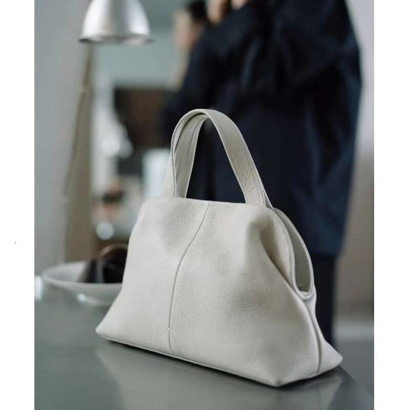 Tote Bag Head Layer Cowhide Large Capacity Genuine Leather Handbag For Women New Autumn And Winter Niche High End Feeling Boston Pillow Bag KQ