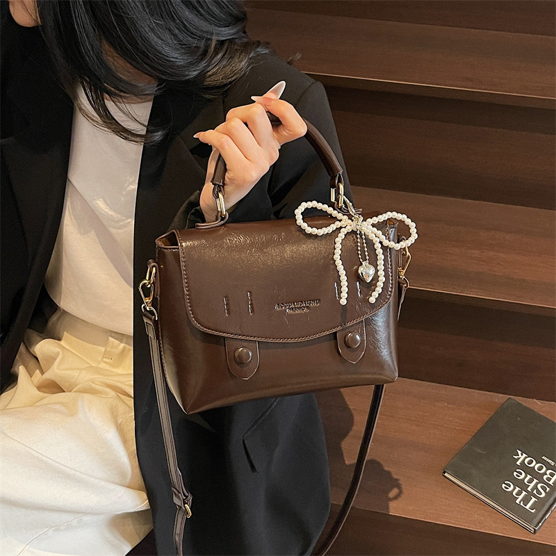 Small square with niche design 2025 new trendy handbag, single shoulder crossbody bag