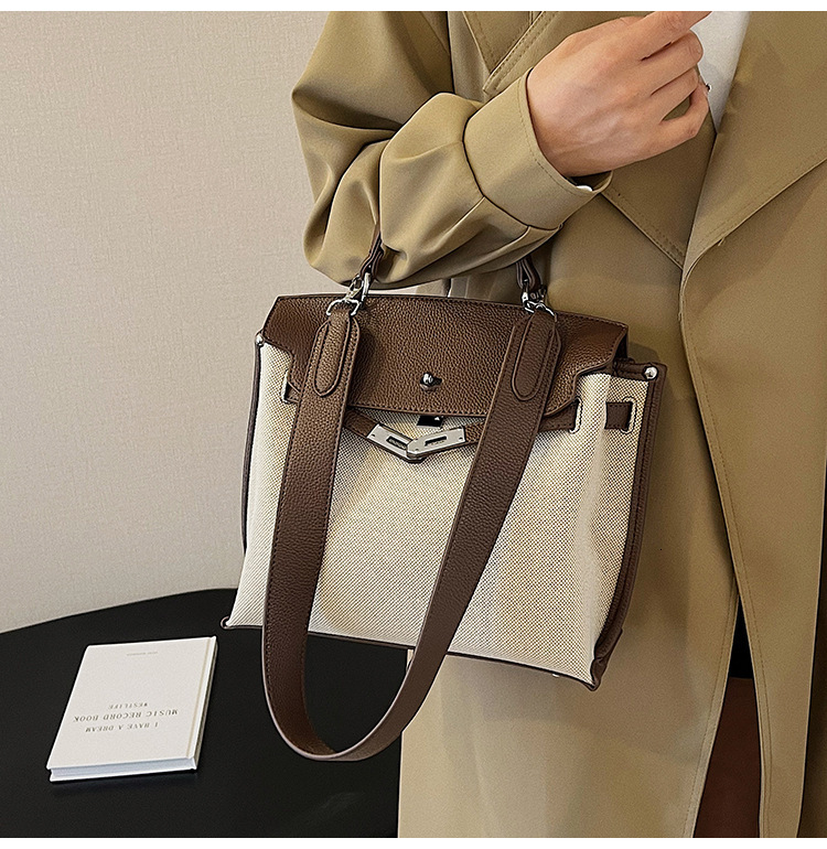 Women's 2025 New Shoulder Bag Linen Splicing Designer Bag Metal Buckle Comparison Texture Handbag Practical Storage Commuter Crossbody Bag Luxury