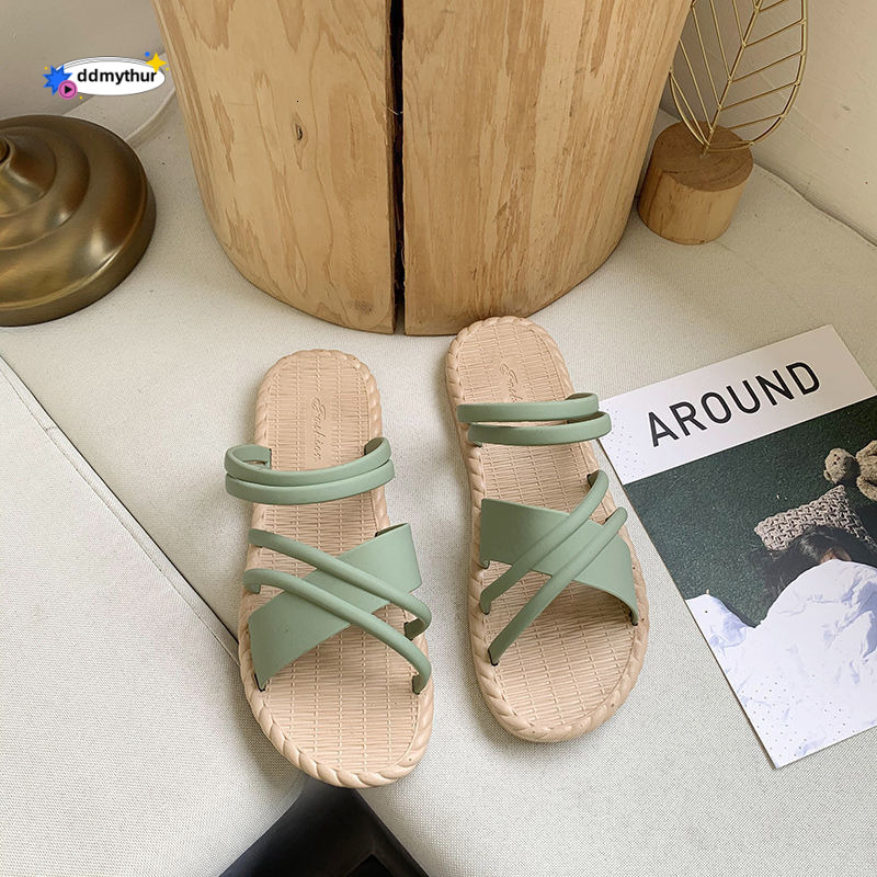 New sandals for summer wear, Roman style Korean version Instagram popular thick soled beach fashionable women's slippers ddmythur