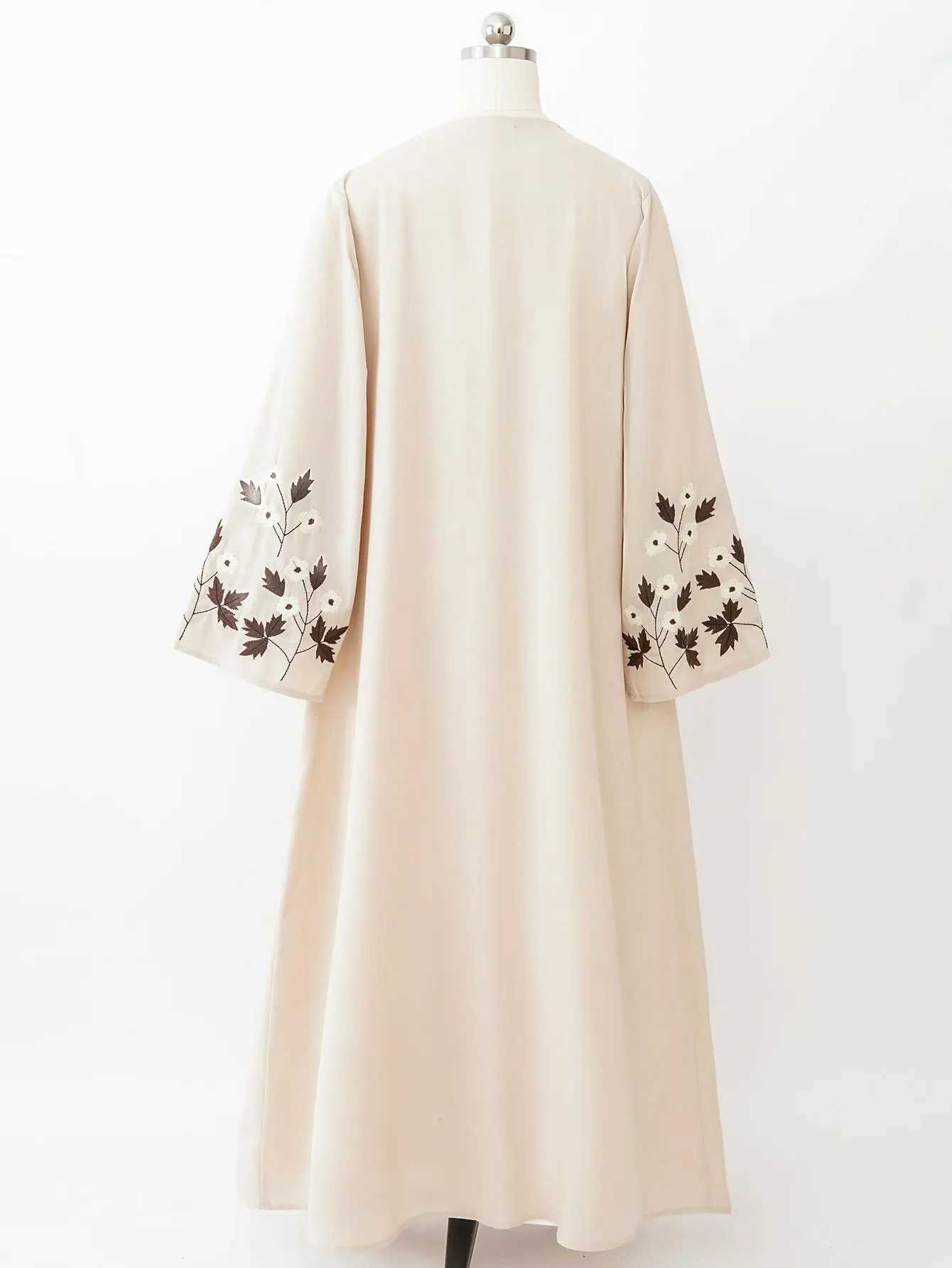 Apricot Color Muslim Abaya Boasting Exquisite Floral Cuff Embroidery Blending Timeless Elegance and Fashion for Ramadan Islamic X250514