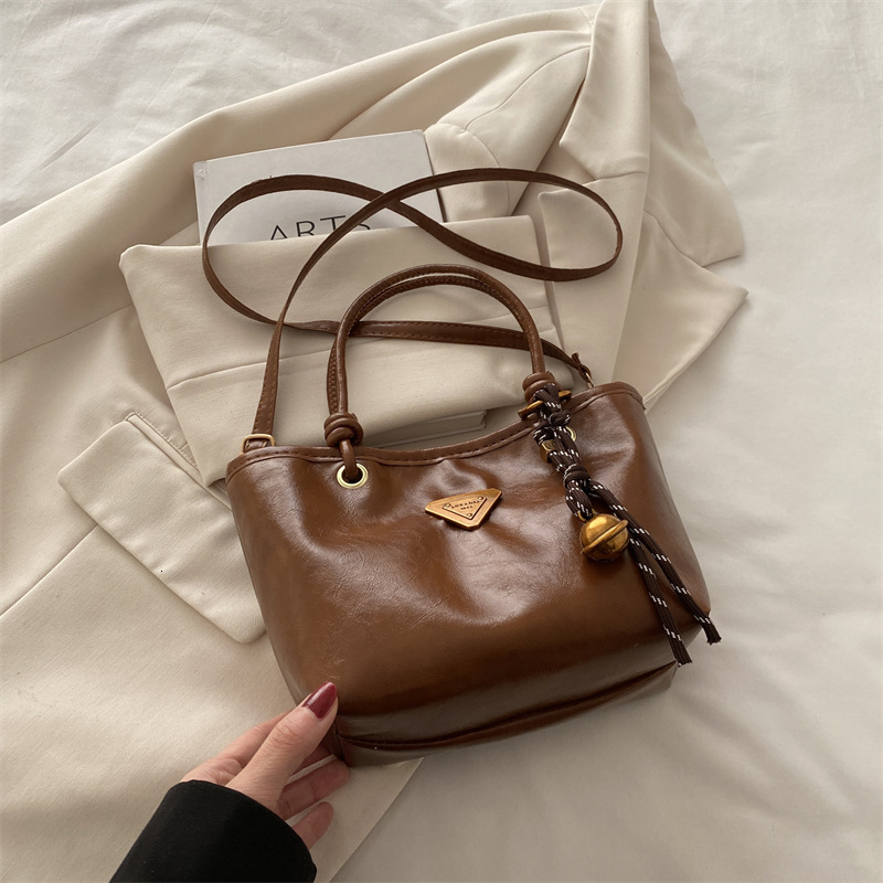 Free Delivery Designer Bag Advanced Autumn Winter New 2025 Niche Women's Portable Bucket Versatile And Stylish Commuting Crossbody Trend Luxury B