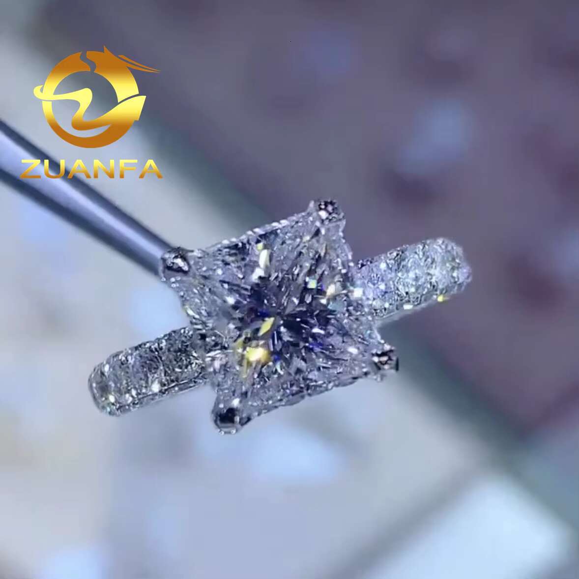 Delicate Women Ring Jewelry VVS White Gold Moissanite Diamond Ring GRA Certificate Engagement Rings Moissanite Ice Out
