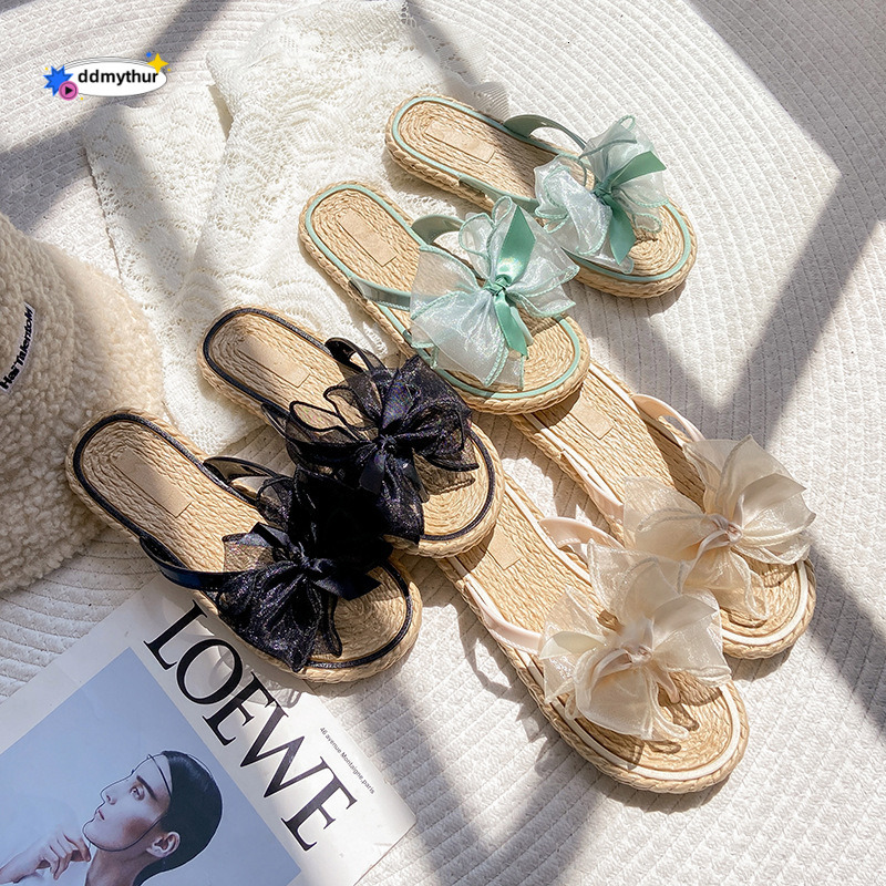 Women wearing flip flops in summer, fashionable and non slip on the beach, Instagram style beach bow sandals for women ddmythur