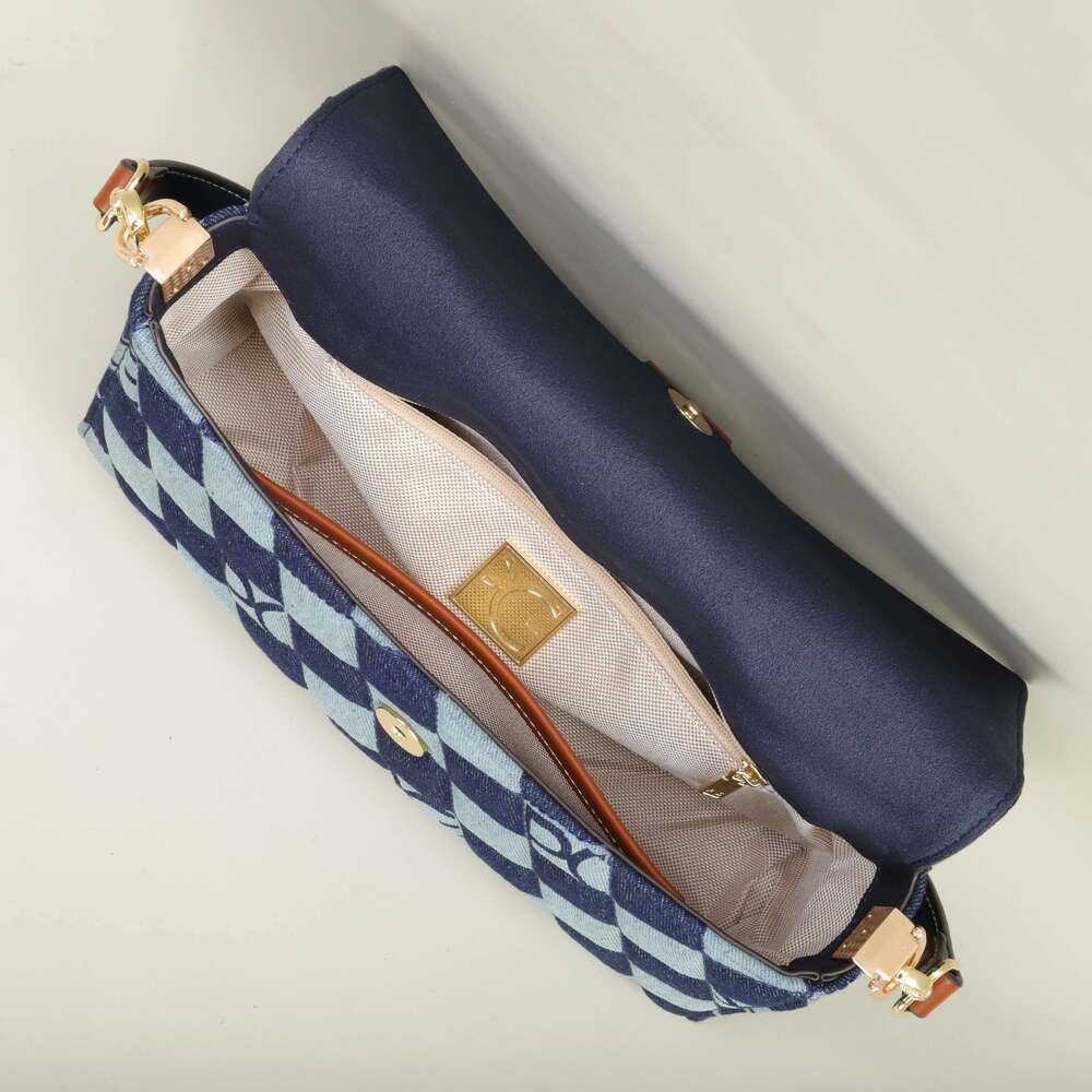 PG brand design bright ladies crossbody new exquisite high quality hot selling fashion commuter bag