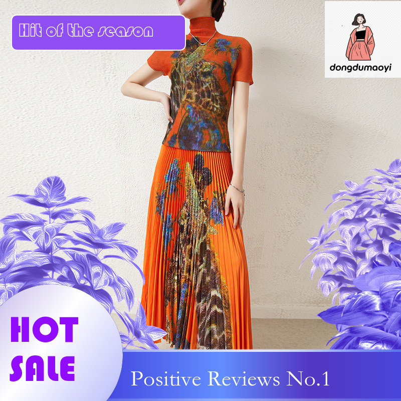 dongdumaoyi Miyake Fashion New Summer Luxury Women's Printed Short sleeved T-shirt Half length Skirt Folded Two piece Set