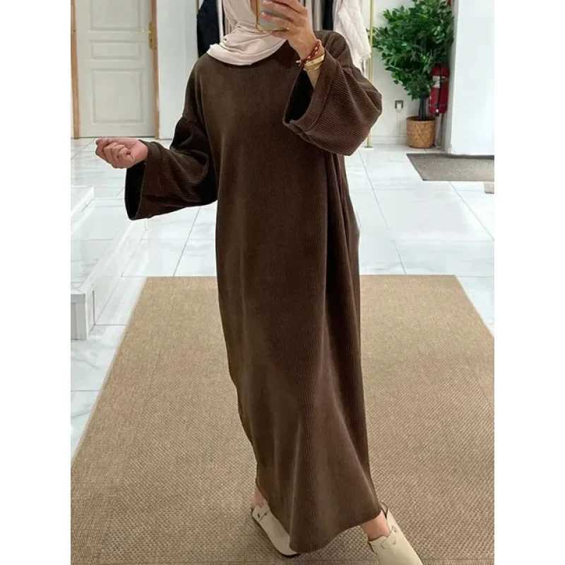 New Muslim Corduroy Warm Casual Fashion Skirt Abya Winter Side Pocket Thick Womens Long Robe Comfortable Practical Elegant X250514