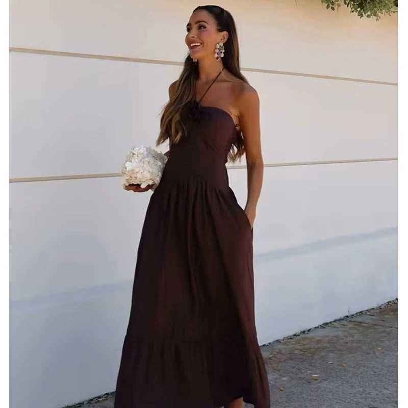 Dresses Summer Womens 2025 New Chic Tube Top Hanging Neck Holiday Dress Womens Street Fashion Party Long DressXJ250514