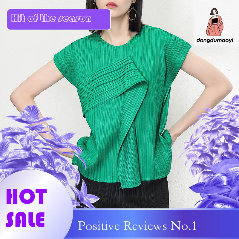 dongdumaoyi Miyake short sleeved t-shirt women's versatile design sense niche slim fit solid color temperament 2024 summer pleated new top