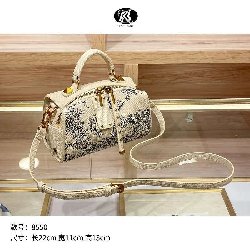 Ladies Embroidery Handbag Fashion Hundred Crossbody Wealthy Popular Shoulder Boston Bag Pillow Shape PU Material
