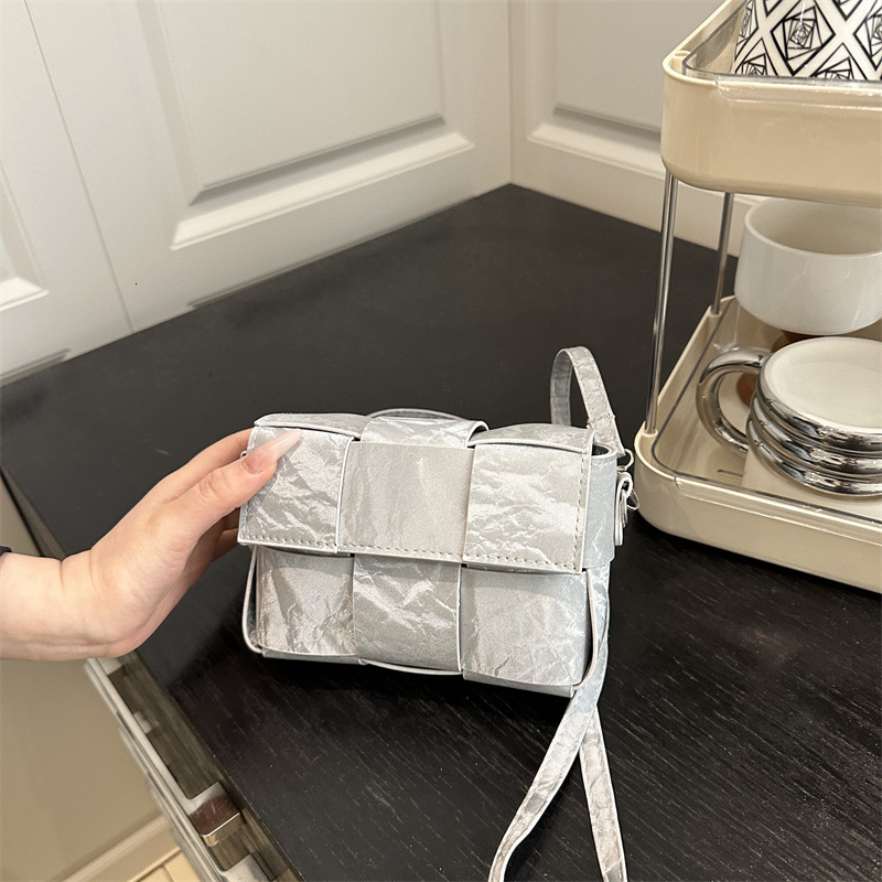Exquisite Square 2025 New Luxury Bag Free Delivery Designer Bag Super Popular Small Bag Female Niche Design Fashionable And Versatile Woven Shoulder C