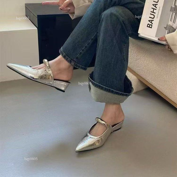 Top quality brand new free delivery designer single shoe slanted tip 2025 spring/summer new thick heel women's casual French sandals new fashion 