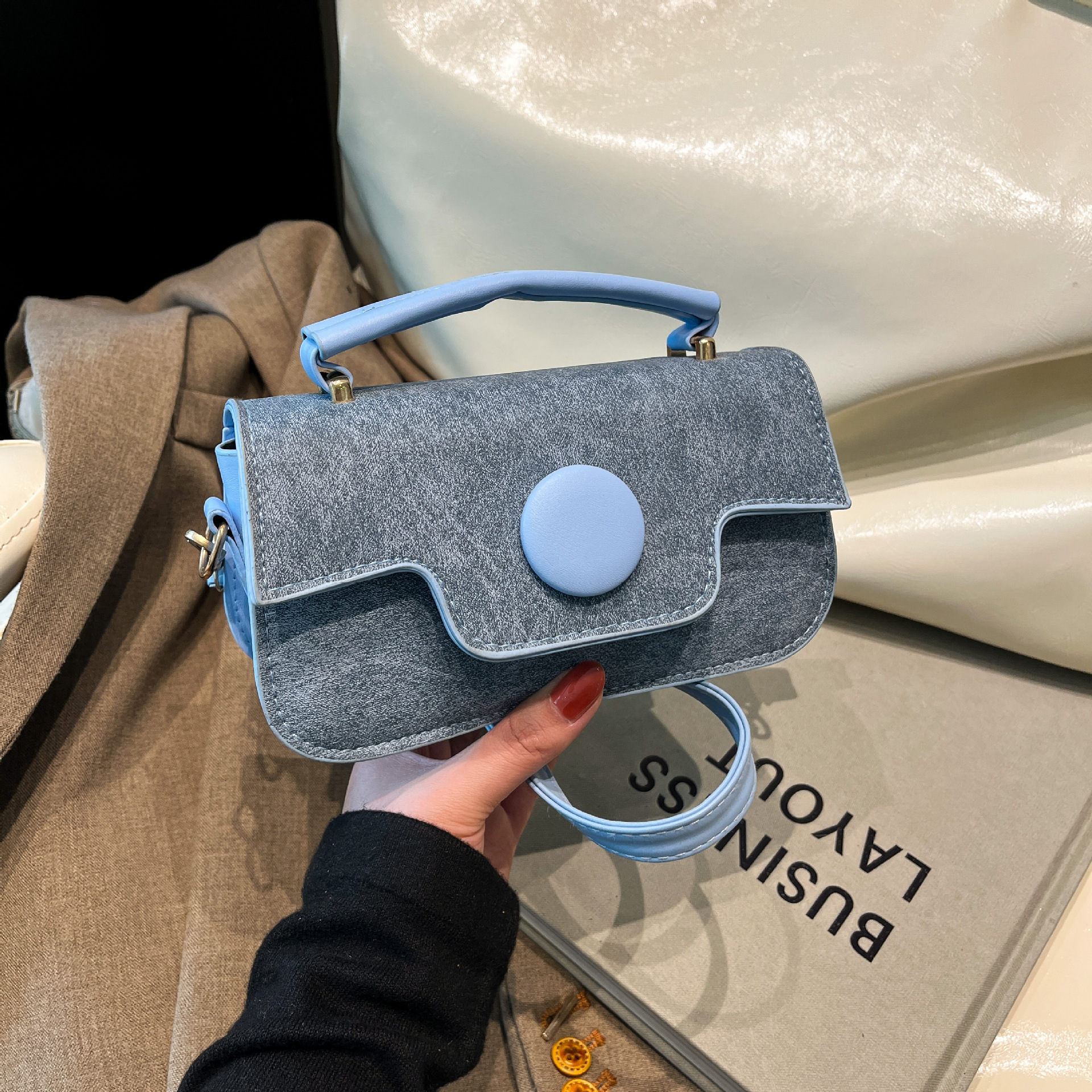 High End Contrasting Color Handbag For Women Luxury Bag 2025 New Popular New Free Delivery Designer Bag Versatile Small Square With Simple Design Sing