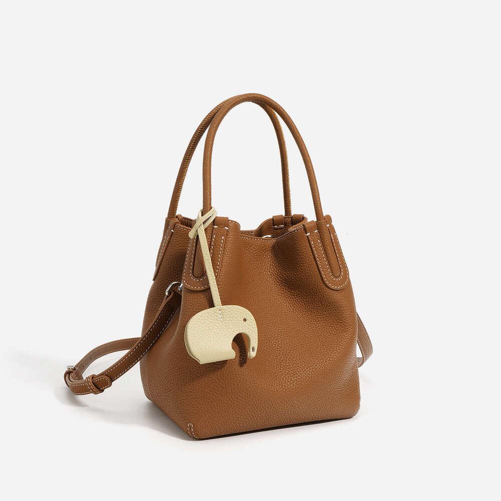Texture Top Layer Cowhide Vegetable Basket Simple And Versatile Mobile Phone Crossbody Bag Commuting Single Shoulder Bucket Bag