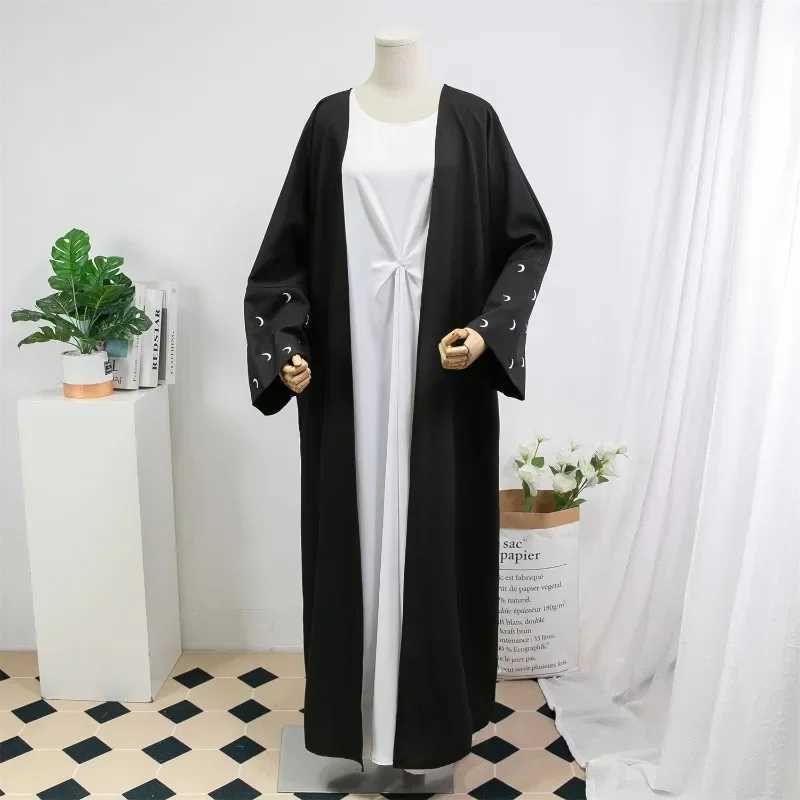 Muslim Abayas Loose Kaftan Womens Islamic Clothing Moon Embroidery Open Front Abaya Long Slve Maxi Length Dress Women Jilbabs X250514