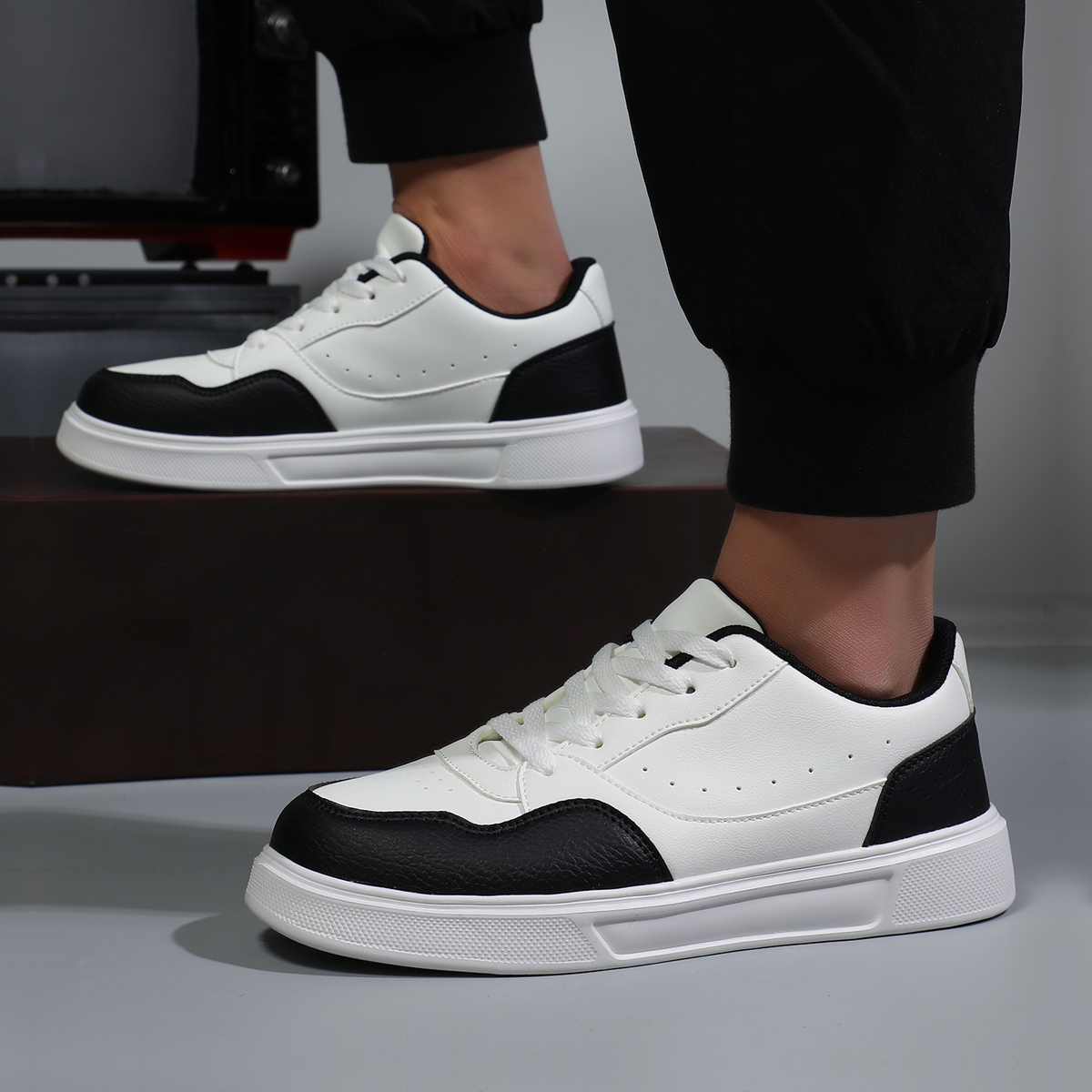 Free shipping designer men running shoes black white blue green outdoor sports casual shoe trainers sneakers 40-45