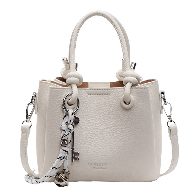 New bag for spring and summer casual women's small tote bag 2025 new large capacity designer single shoulder commuting crossbody bag, simple hand