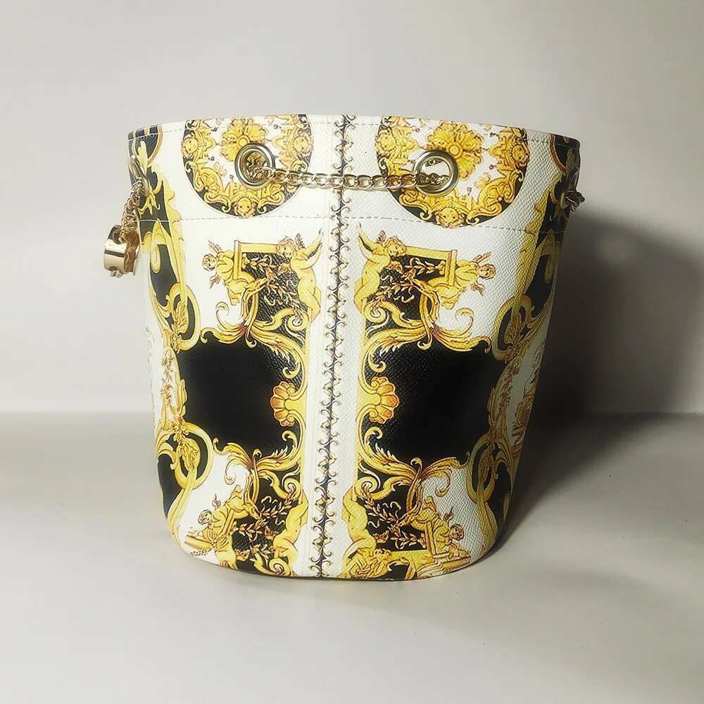 This year's popular textured soft leather bucket women's spring summer 2024 new hand-held shoulder crossbody bag