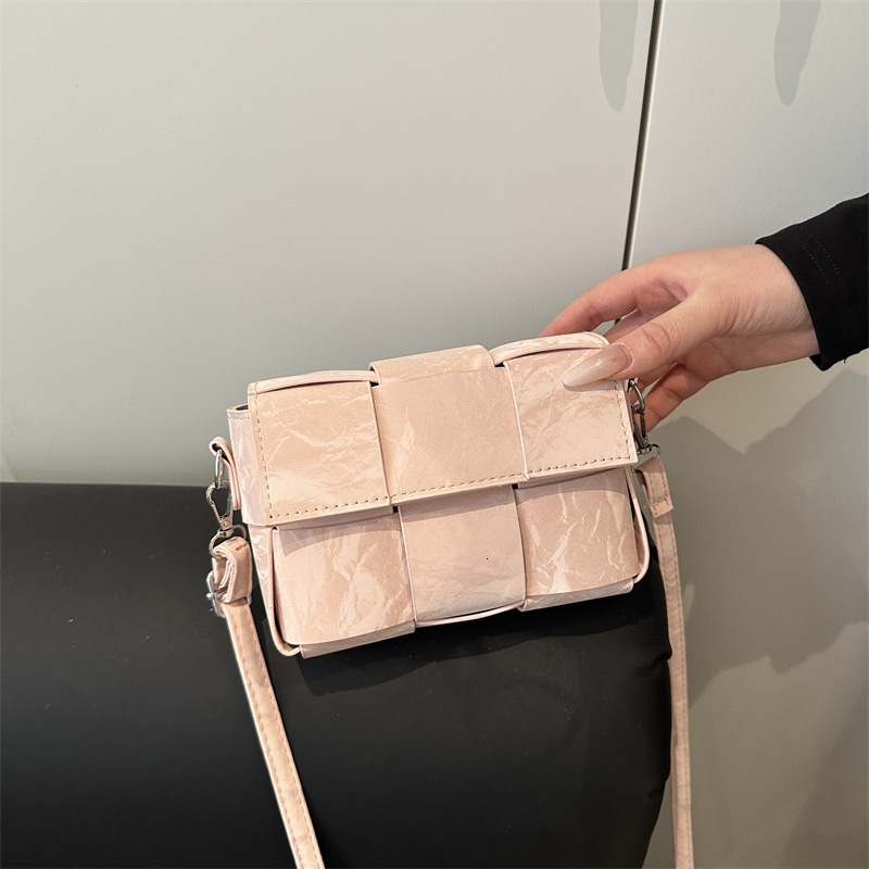 Exquisite Square 2025 New Luxury Bag Free Delivery Designer Bag Super Popular Small Bag Female Niche Design Fashionable And Versatile Woven Shoulder C