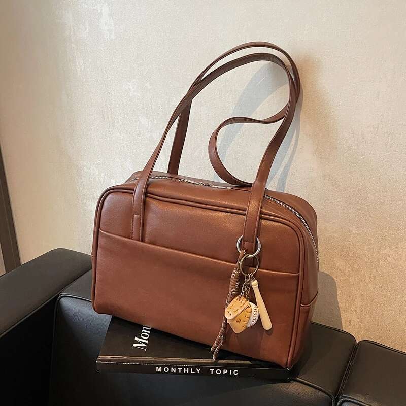 Women PU Stylish Armpit Large Capacity Fashion Underarm Bag Zip Closure With Pendants Vintage Shoulder Purse