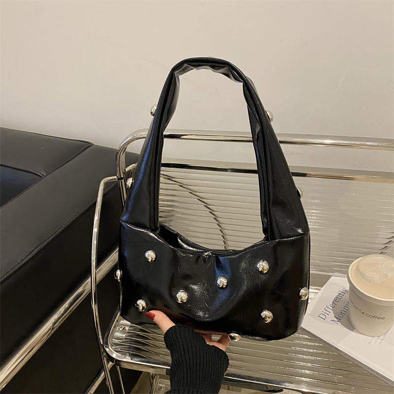 2025 New Trendy New Free Delivery Designer Bag And Fashionable Summer Armpit Bag With Niche Design Luxury Bag Single Shoulder Personalized Crossbody W