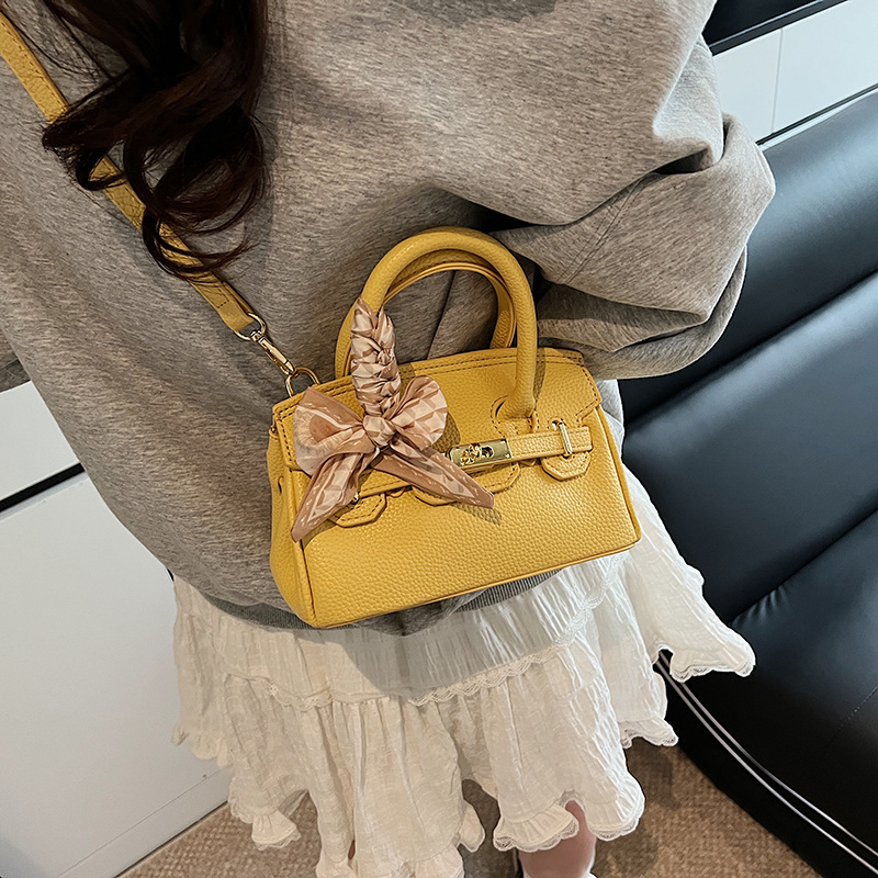 Designer Handbag High End Temperament Commuting Handbag New Light Luxury Kelly Bag Stylish Versatile Crossbody Bag For Women Mini Storage Bag Free Shi