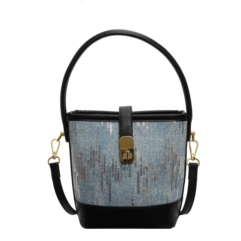 Small niche design for women in spring and summer 2025, new Instagram versatile crossbody bag, high-end women's hand-held bucket bag