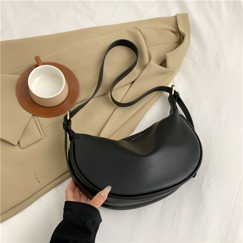 Free Delivery Designer Bag Soft Leather Large Capacity Fashionable Minimalist Leisure 2025 Autumn And Winter New Versatile Korean Version Crossbody Du