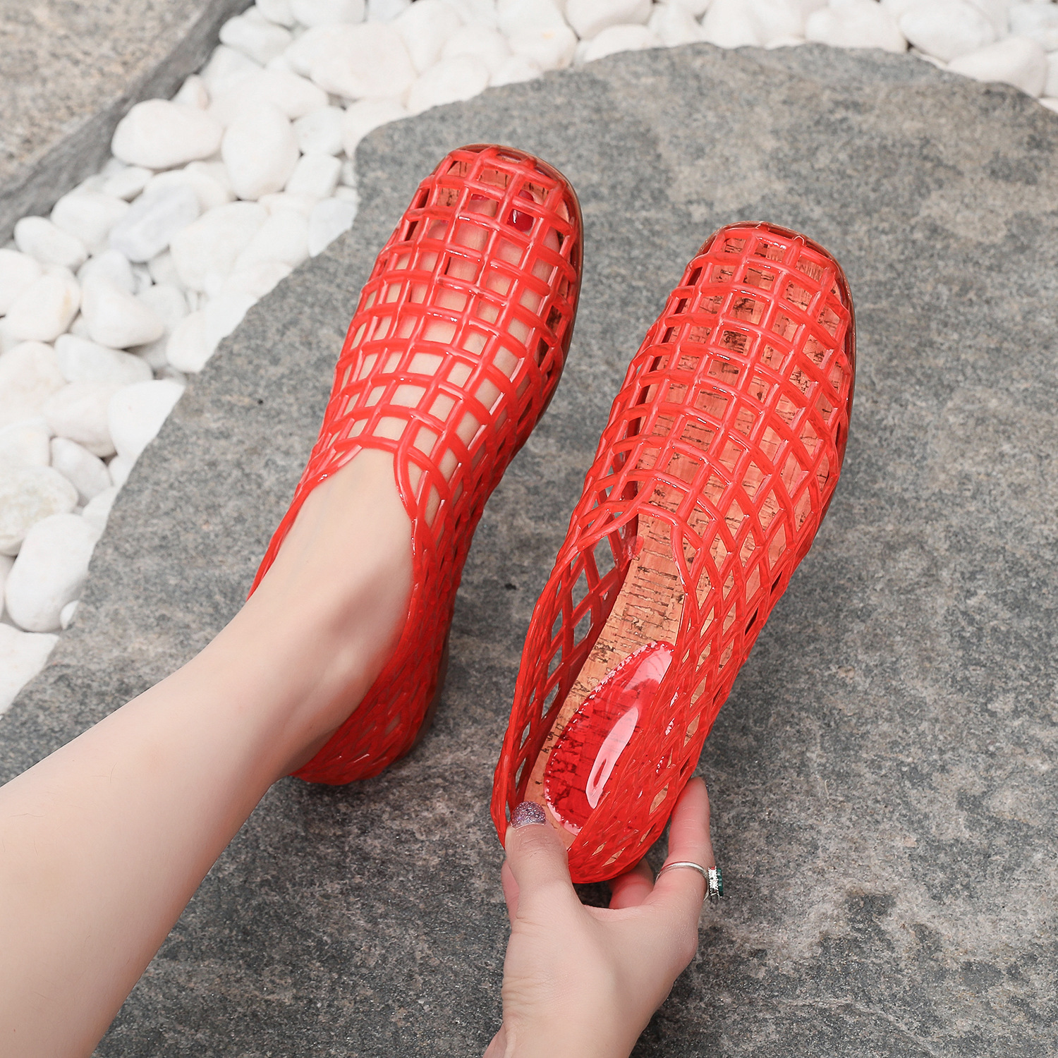 Designer single footed beach crystal jelly sandals, hollow flat hole comfortable shoes, 2025 Korean version women's casual shoes