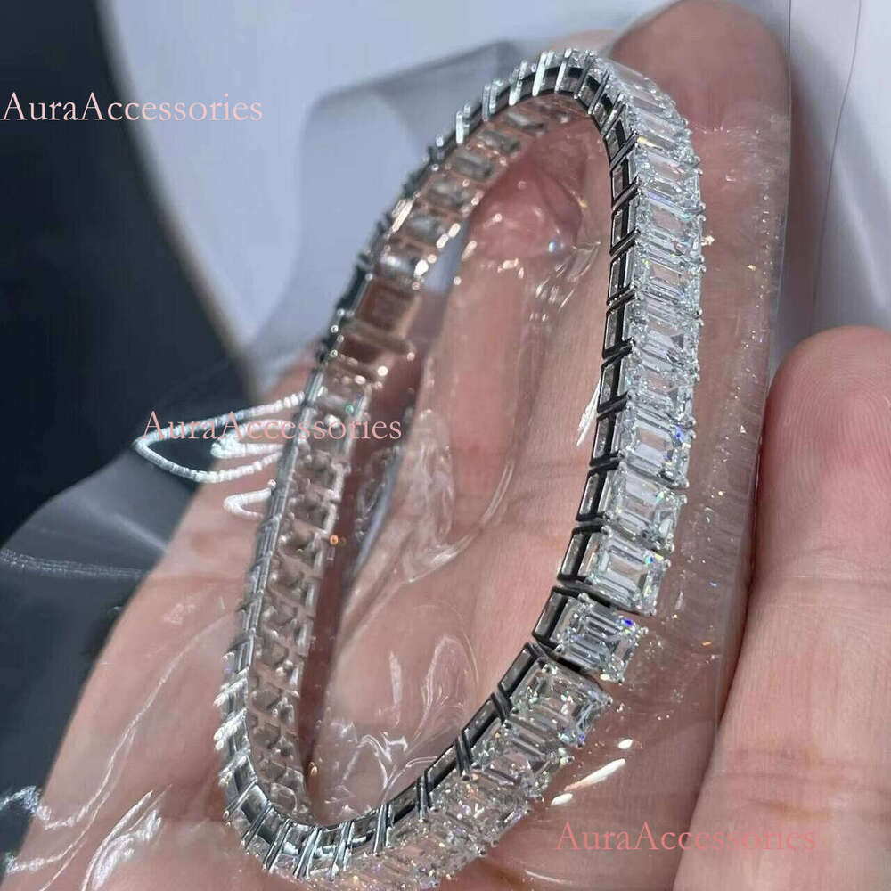Custom Made 14K Solid White Gold VVS1 Emerald Cut Lab Grown Dia Tennis Bracelet for Unisex