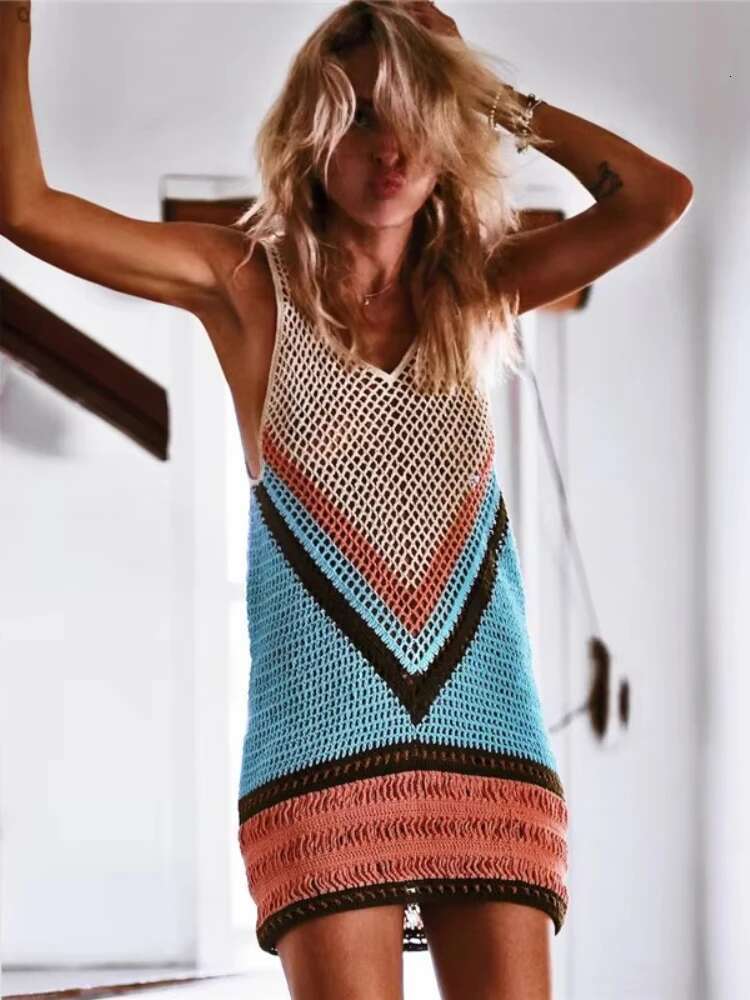 2025 Crochet Summer Dress Cover Up Sexy Hollow Out Mesh Knitted Tunic Swimsuit Coverup Womens Beach Sarong Robe De Plage