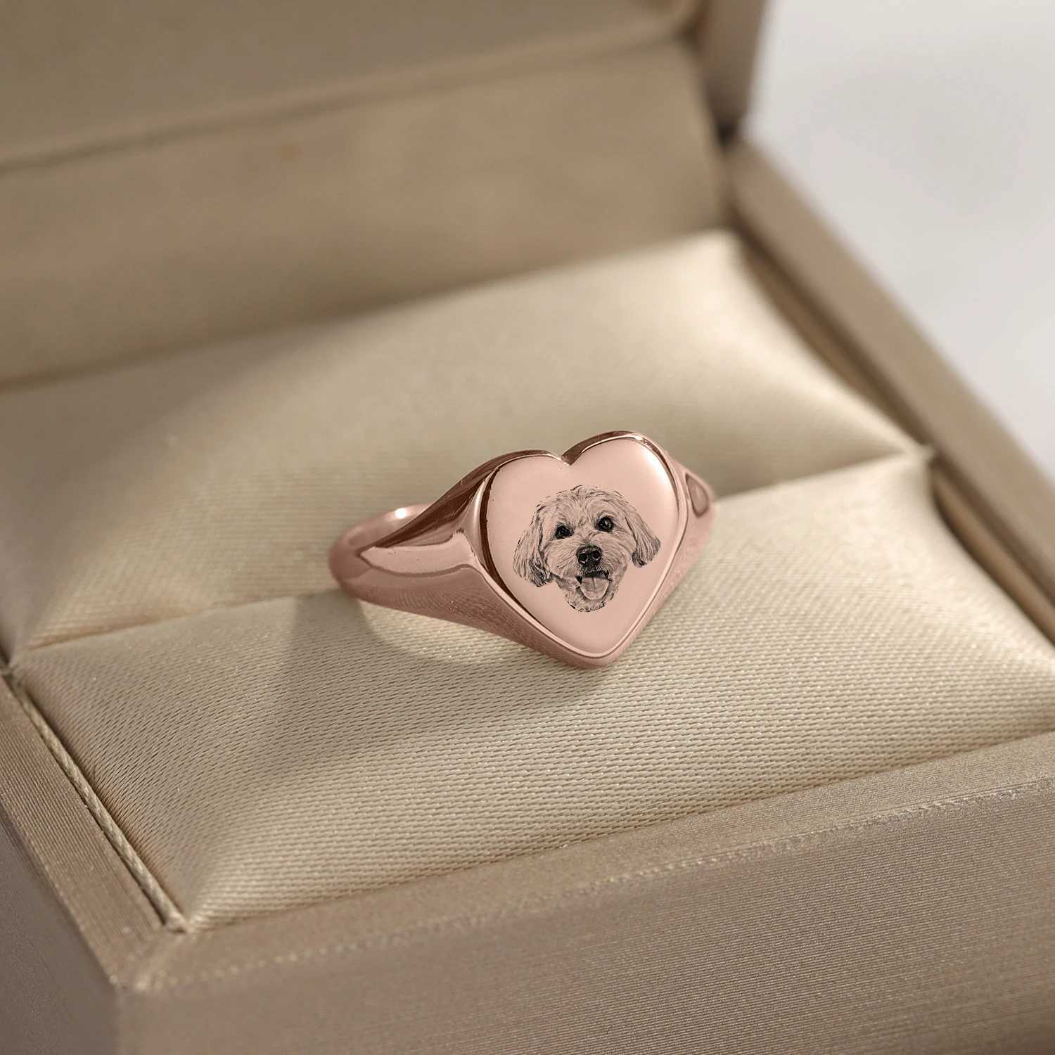 Custom Pet Photo Engraved Portrait Ring Personalized Signet Minimalist Souvenirs Picture Heart Stainl Steel Engraved RingXJ250514