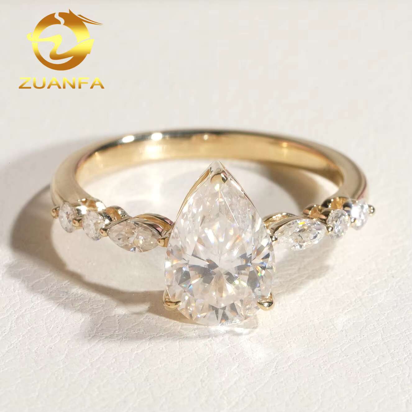 Fine Jewelry Pear Cut 10K Solid Gold Cluster Moissanite Diamond Ring Hip Hop Jewelry Engagement Ring for Men and Women