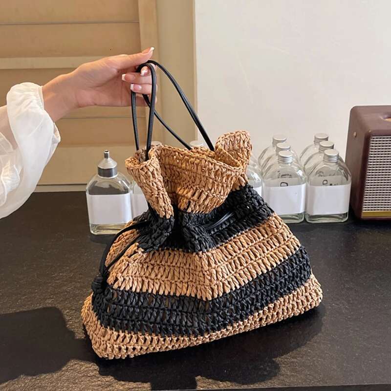 Bohemia Style Shoulder Handmade Grass Crossbody Bag Leisure Vacation Beach Women's Woven Bucket Handbag