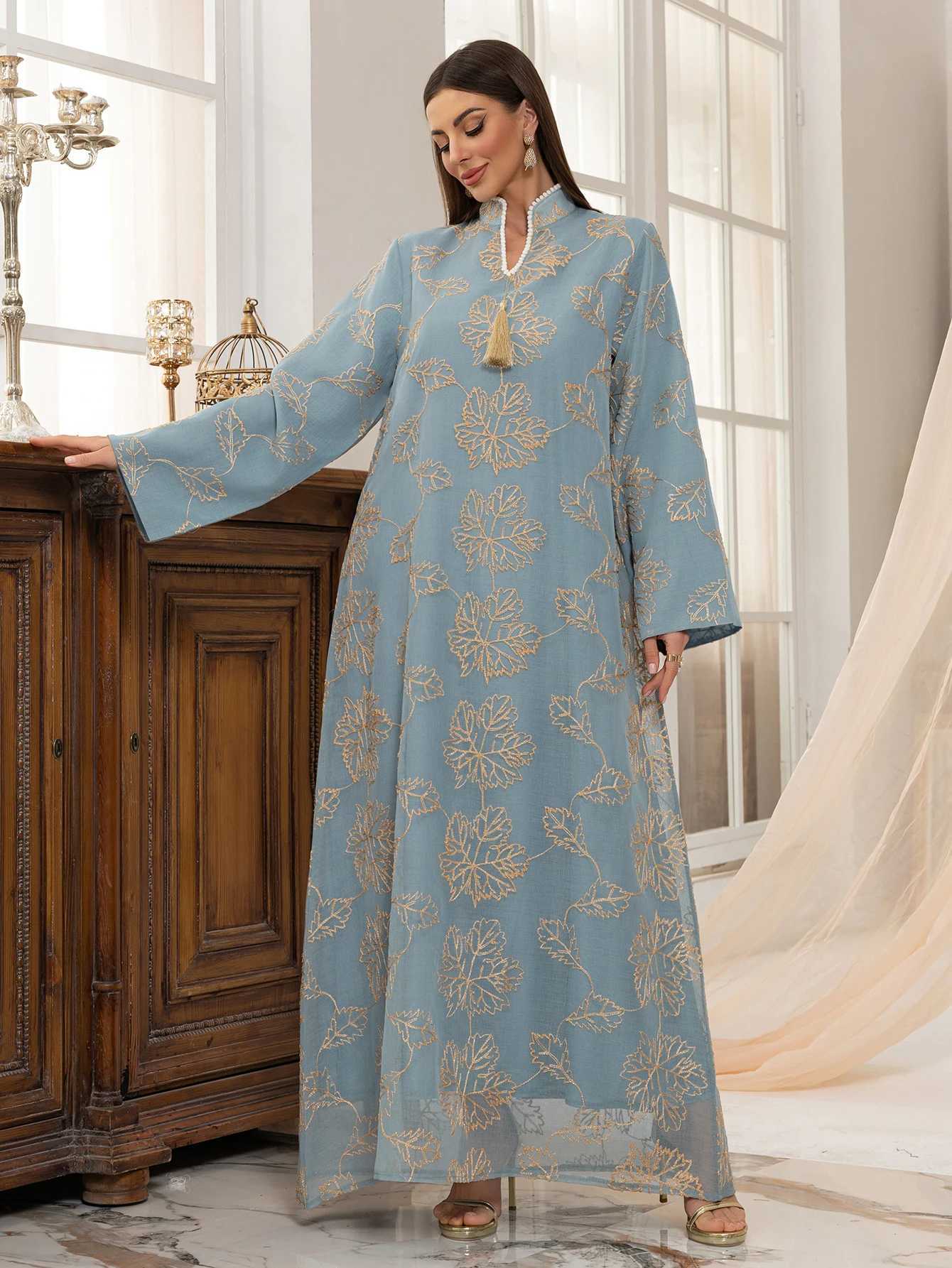 New Muslim Light Abaya Embellished with Golden Leaf Tassel Adornment for Daily Wear and Festive Occasions in Islamic Communities X250514