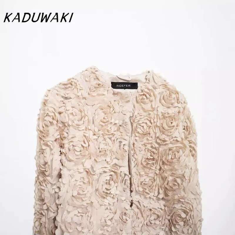 KADUWAKI Retro Round Neck Long-Sleeved Textured Small Perfume Casual Temperament Floral Decoration Single-Breasted Jacket