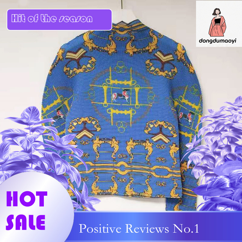 dongdumaoyi Elastic niche semi high neck slim fit long sleeved top with pleated print design T-shirt