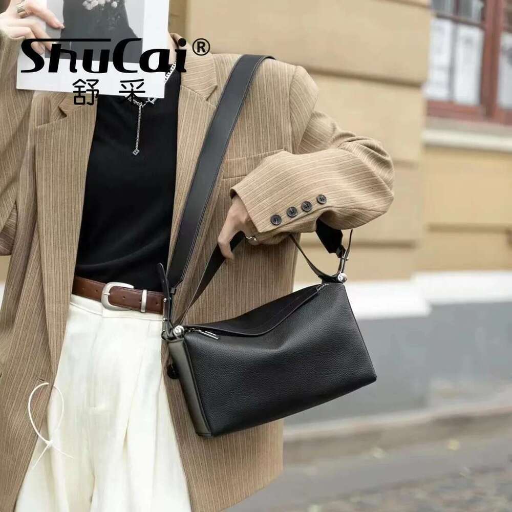 Cowhide Women's Purple Armpit 2025 New Designer Fashion Genuine Leather Shoulder Crossbody Boston Pillow Bag Female