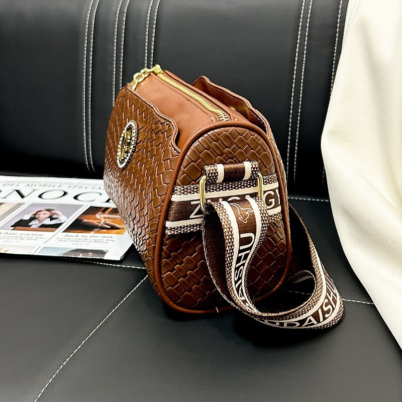 High Quality New Free Designer Bag, Simple Women's Soft Leather Boston Pillow 2024 New Fashionable Commuting Multi Compartment Shoulder Bag