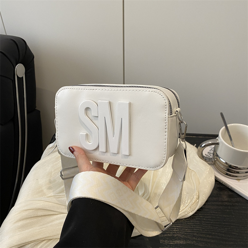 New Free Delivery Designer Bag Casual And Versatile Square 2025 Luxury Bag New Camera Bag Women's Crossbody Ins This Year's Popular Single S