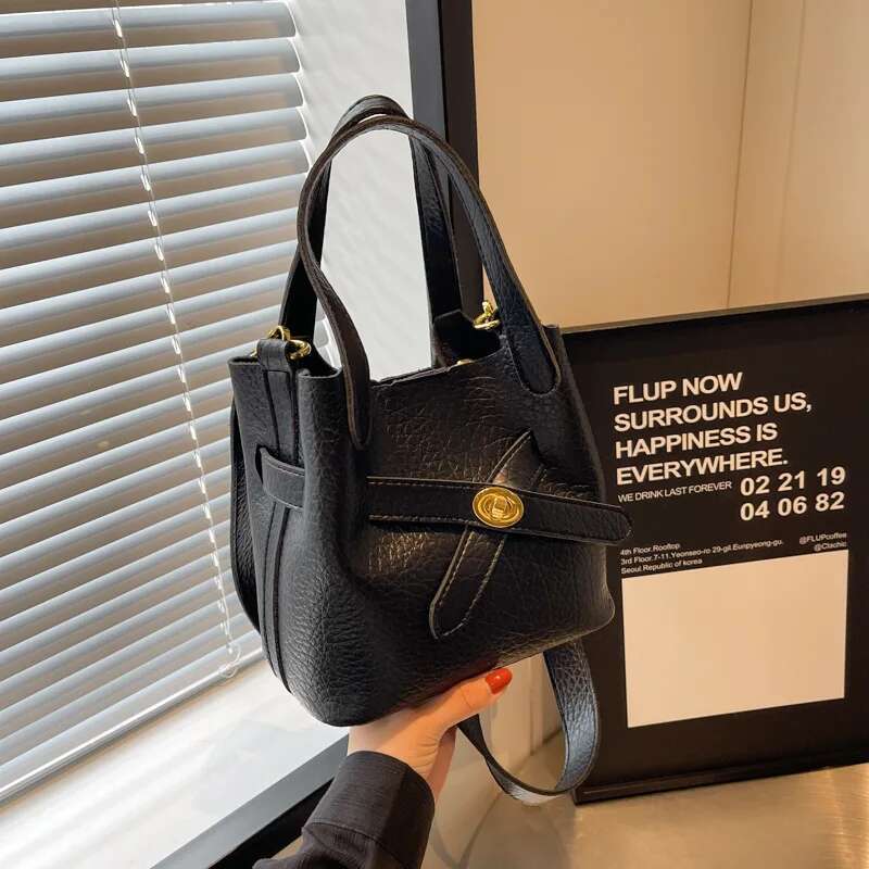 Retro Women's 2025 New Fashion Messenger Simple Portable Bucket Mother And Child Sophisticated Premium Bag