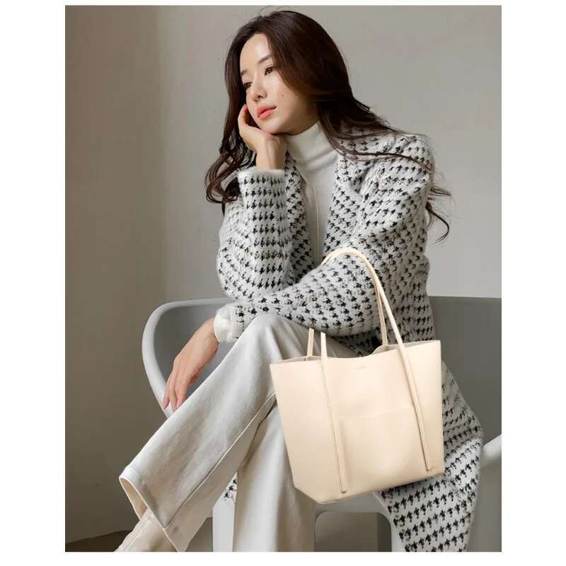 Genuine Leather Women's 2025 New Style Simple Large Capacity Tote Shoulder Two-Layer Cowhide Big Bag