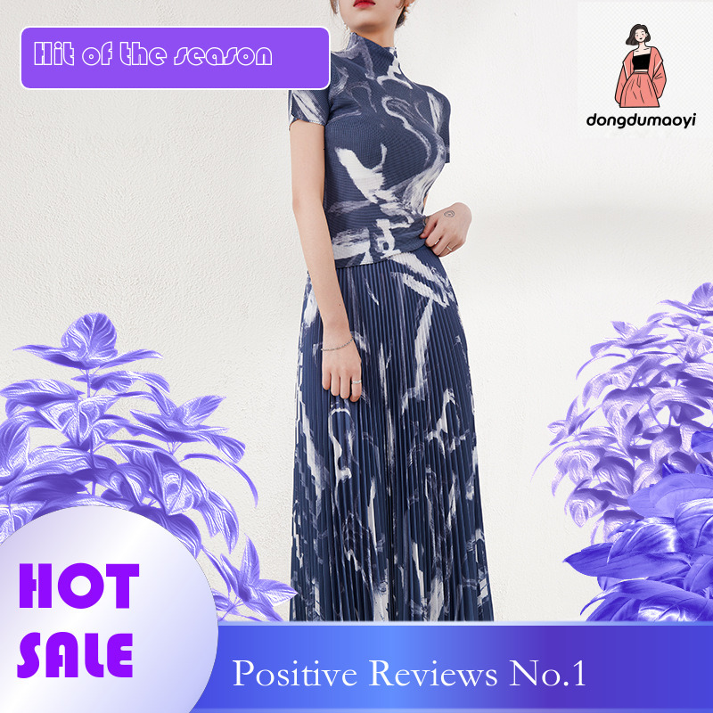 dongdumaoyi According to the fashion pleated suit, cut printed high neck T-shirt two-piece set for women