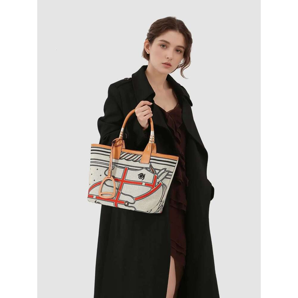 Paris Fashion Leather Tote Bag For Women - Stylish Vintage Crossbody Handbag With Minimalist Designer Letter